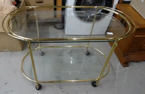 1 tea trolley