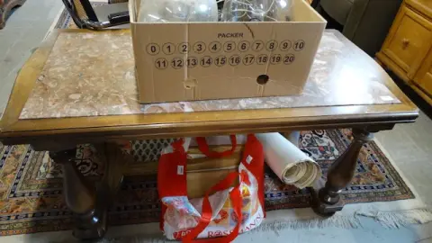 1 table with marble top