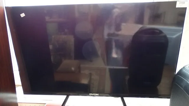 1 telewizor Dyon + pilot