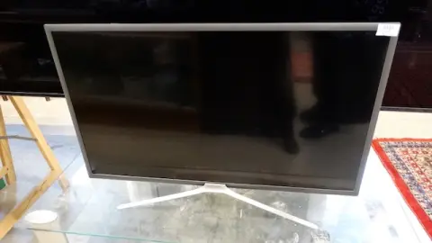 1 telewizor Samsung + pilot