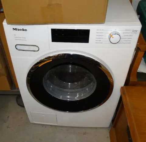1 стиральная машина Miele W1