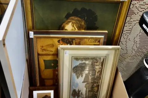 1 lot of prints