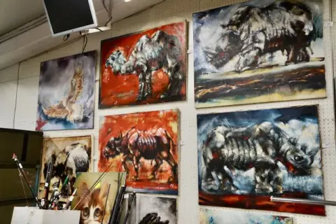 9 pictures "animal motifs"