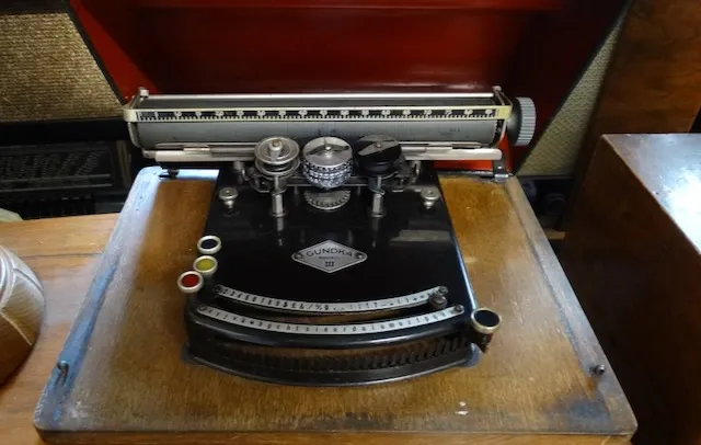 1 typewriter