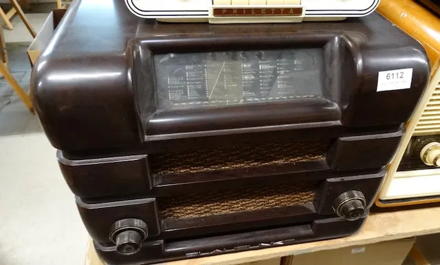 1 old radio