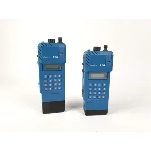 2 radiotelefony bez akcesoriów