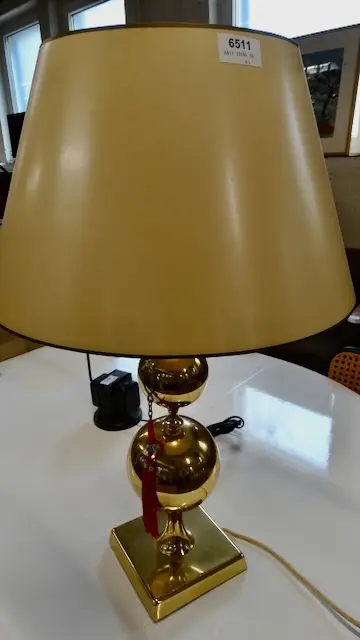 1 table lamp