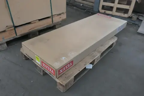 VELUX - Sada rámového obložení pro střešní okno s izolačním rámem a připojovací zástěrou, velikost SK06 (114 x 118 cm)