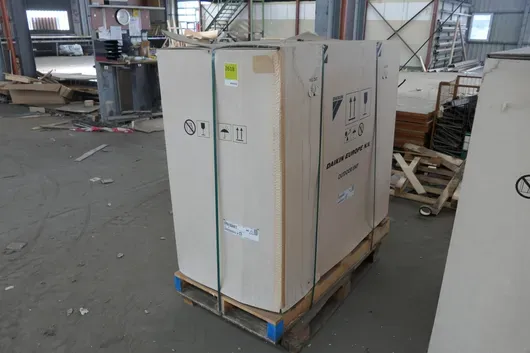 DAIKIN - Warmtepomp buitenunit, koelmiddel R32, 400 V, 188 kg, op pallet