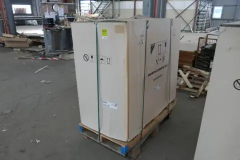 DAIKIN - Unité extérieure de pompe à chaleur, réfrigérant R32, 400 V, 188 kg, sur palette