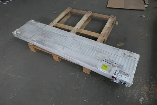 KERMI - Flat radiator FTV type 12, 400 x 1800 mm, X2 valve left, on pallet