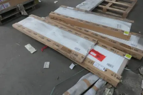 2x KERMI - Ploché radiátory therm-x2 FTV, typ 12 (500 x 1600 mm) a typ 22 (500 x 1800 mm), ventil X2 vlevo
