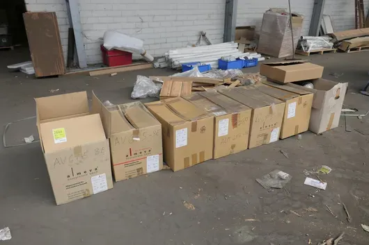 8 dozen partij sanitair o.a. ALMEVA-artikelen, basispakket GP5E ruimtelucht-onafhankelijke werking