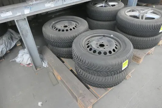 Michelin - Set winterbanden met velgen