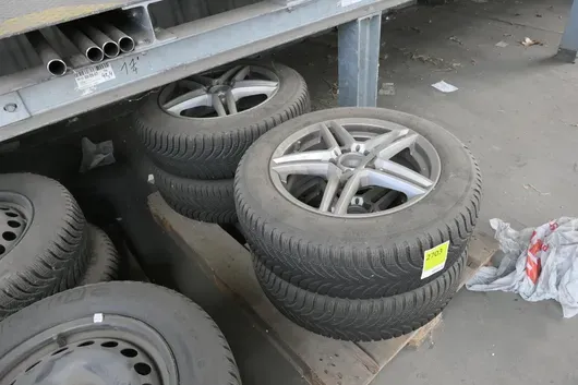 Michelin - Set winterbanden met velgen