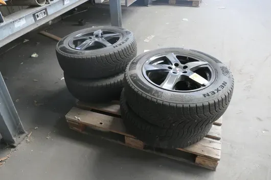 Nexen - Set winterbanden met velgen