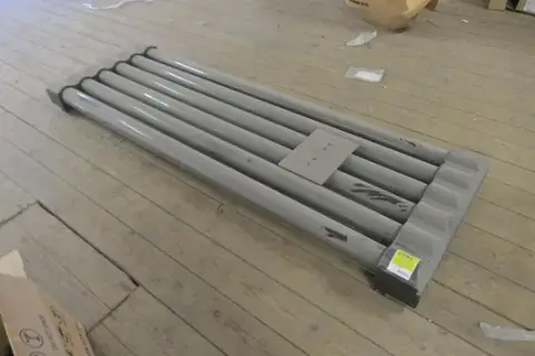 Röhrenheizkörper, grau