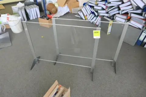 2x cloison en verre avec pieds