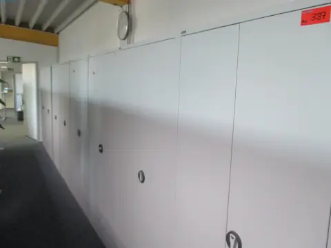 16 armoires en tôle