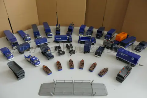 1 лот из 26 моделей автомобилей THW, 1:87