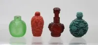4x div. snuifflessen, China, 3x kunststof/hars 1x glas deze zonder deksel, ca. H 6 tot 8,5 cm