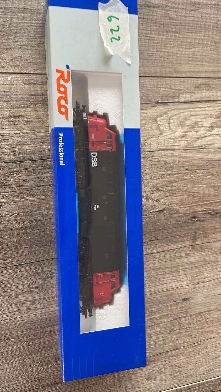 Diesel locomotive (Roco)