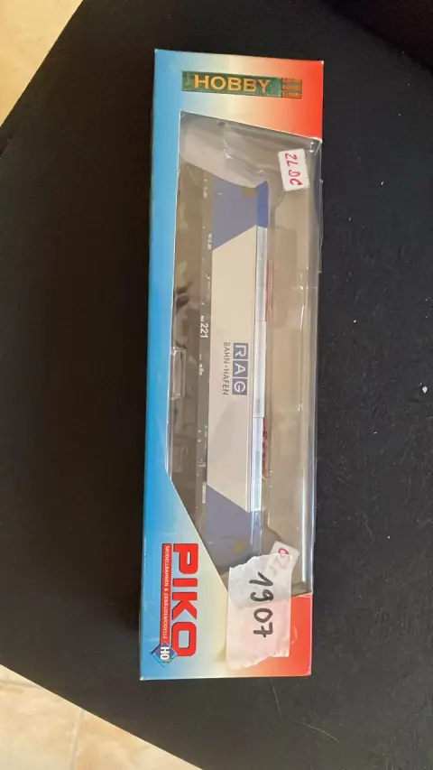 Dieselová lokomotiva (PIKO)