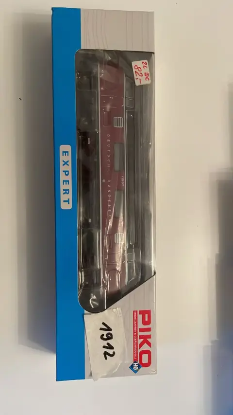Dieselová lokomotiva (PIKO)