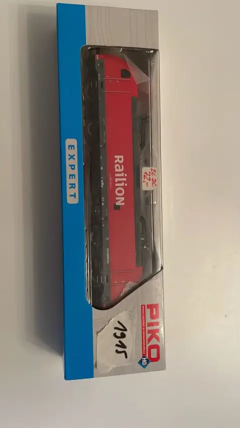 Elektrická lokomotiva (PIKO)