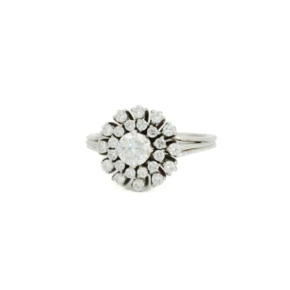 Bague diamant entourage