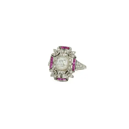 Fijne ring met gekleurde steen en diamanten
