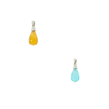 Lot : Deux pendentifs en pierres colorées