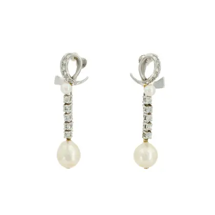 Pearl and diamond earrings