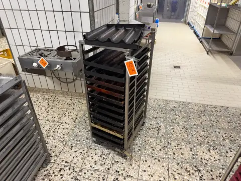 Stainless steel transport trolley (with various baking moulds)