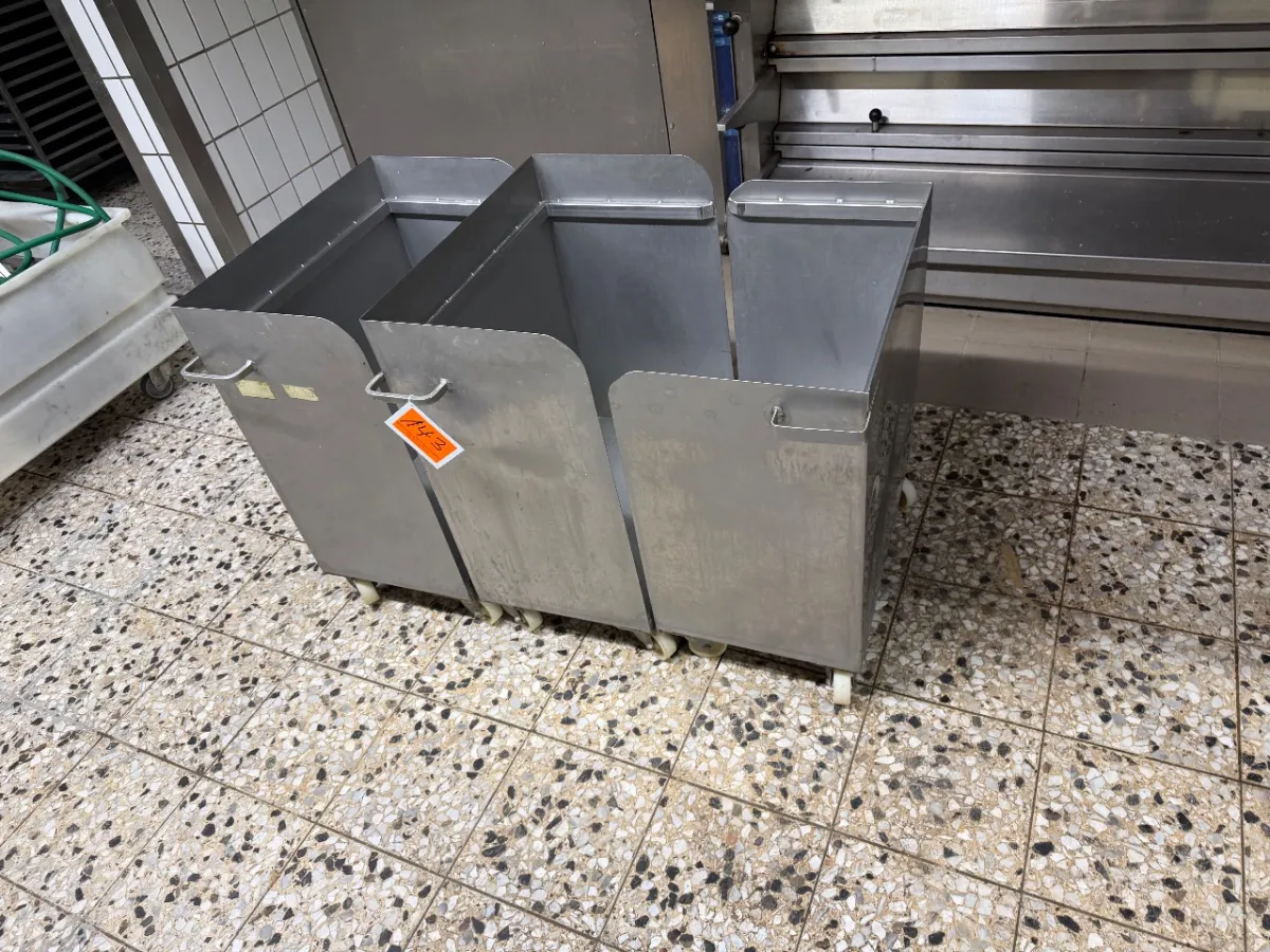 Partij transportwagens (3 stuks)
