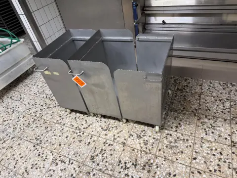 Partij transportwagens (3 stuks)
