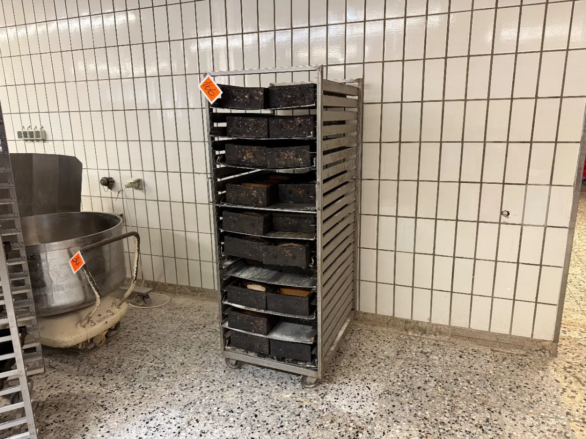 Stainless steel transport trolley (with various baking moulds)