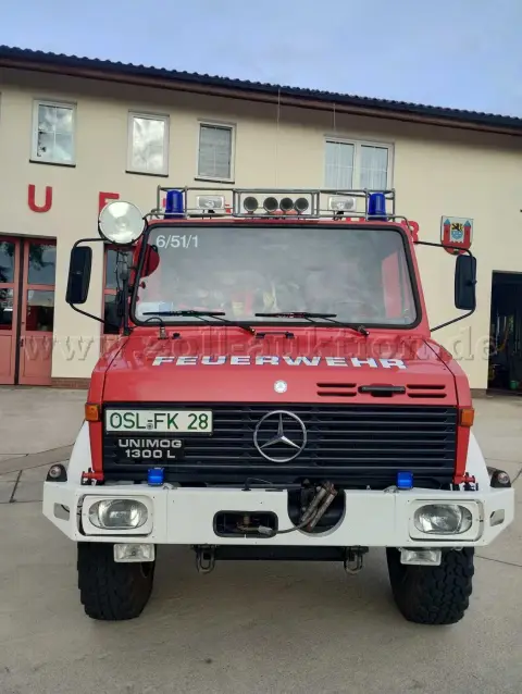 1 Unimog U 1300 L37 véhicule de pompiers RW 1