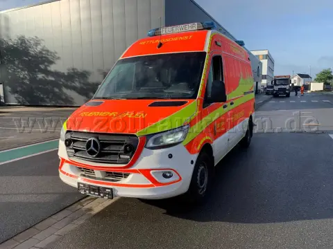 1 Mercedes Sprinter met WAS KTW-inbouw