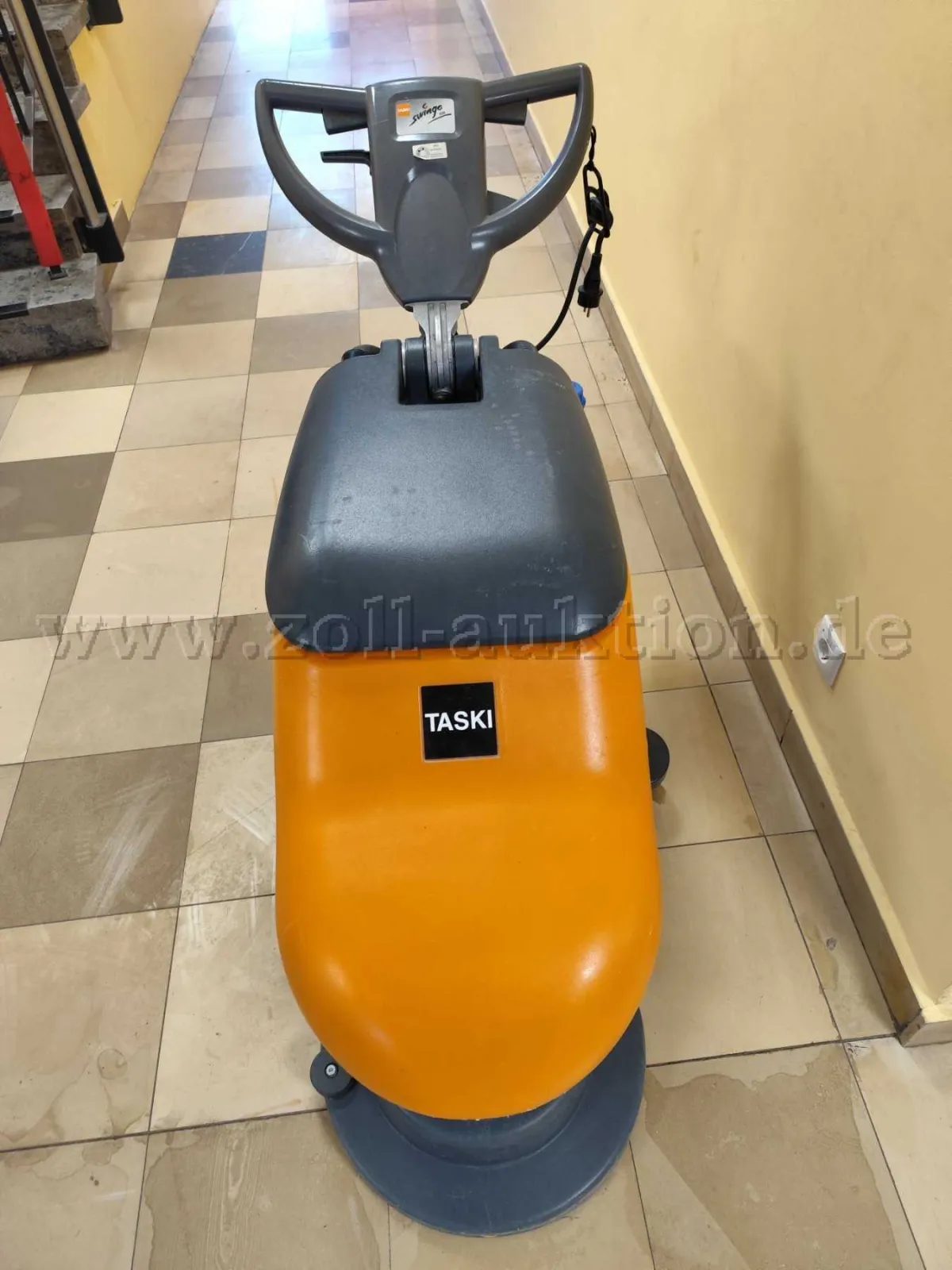 1 TASKI swingo 450E scrubber dryer - DEFECTIVE
