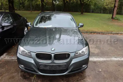 1 BMW 320d poškození zadní nápravy