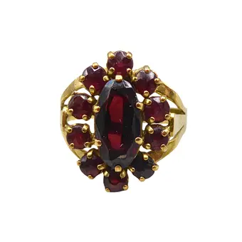 333 gouden ring bezet met granaten
