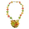Ketting met kleurrijk bladerdessin.