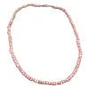 Roze halsketting met 800 zilveren sluiting.