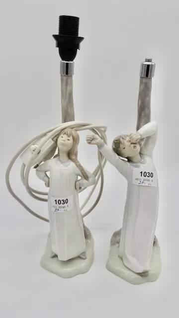 2 основания лампы «дети», Испания