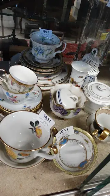 1 small lot of collector's cups