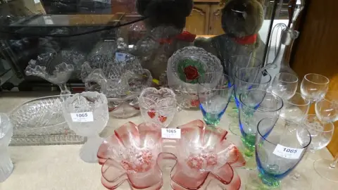 1 lot of glass pieces