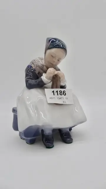 1 traditional costume figurine Copenhagen