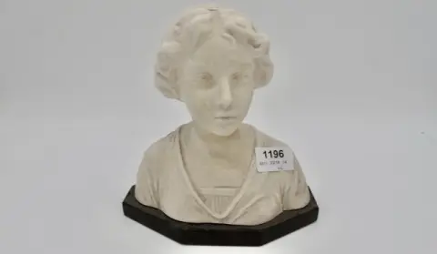 1 popiersie