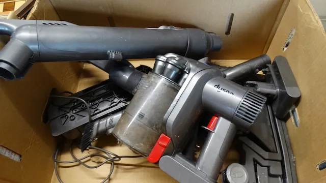 1 пылесос Dyson